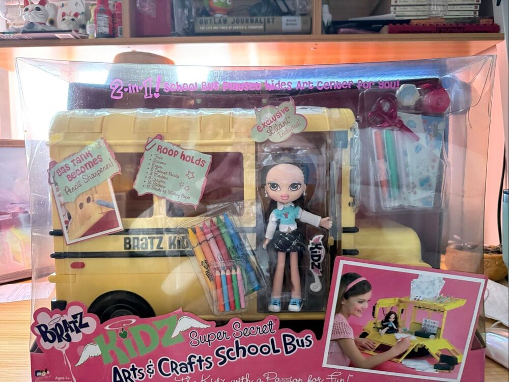 Bratz Kidz Super Secret Arts & Craft School Bus w/Lilani Vintage 2007 Rare NIB *